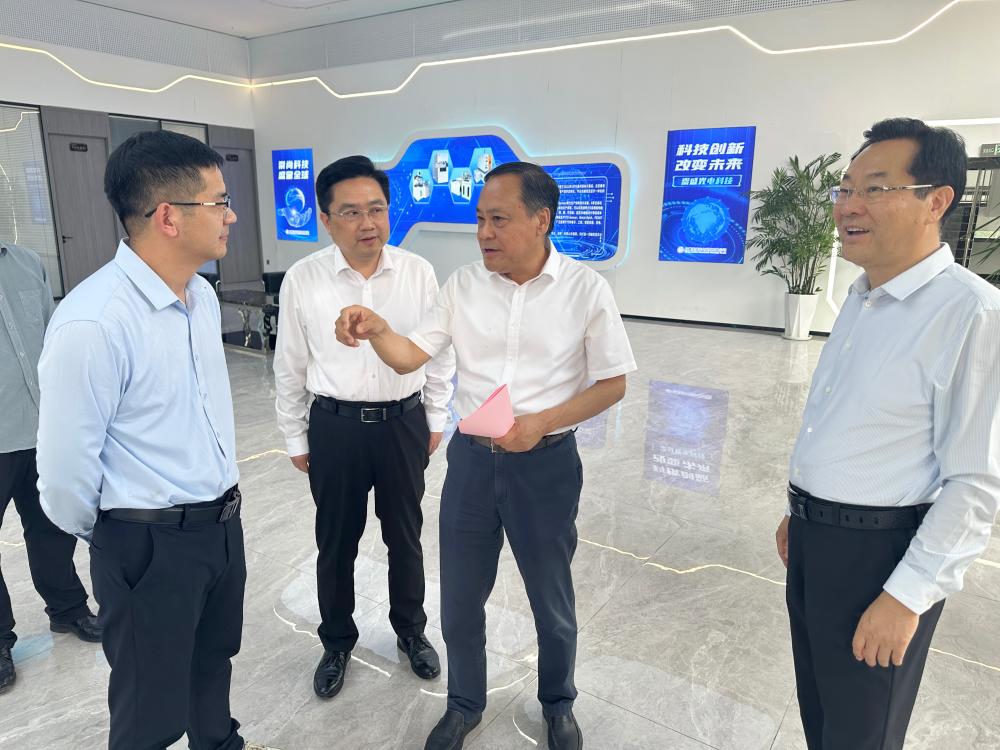 陈儒江深入淮南高新区开展访企入村活动